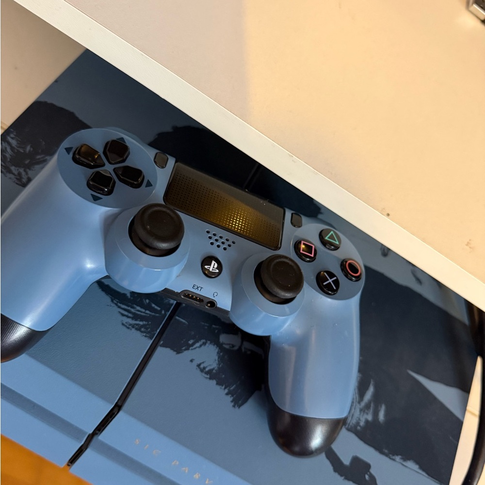 PlayStation 4, uncharted limited edition system with games